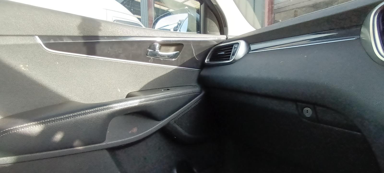 View Auto part Seat Belt KIA SORENTO 2015