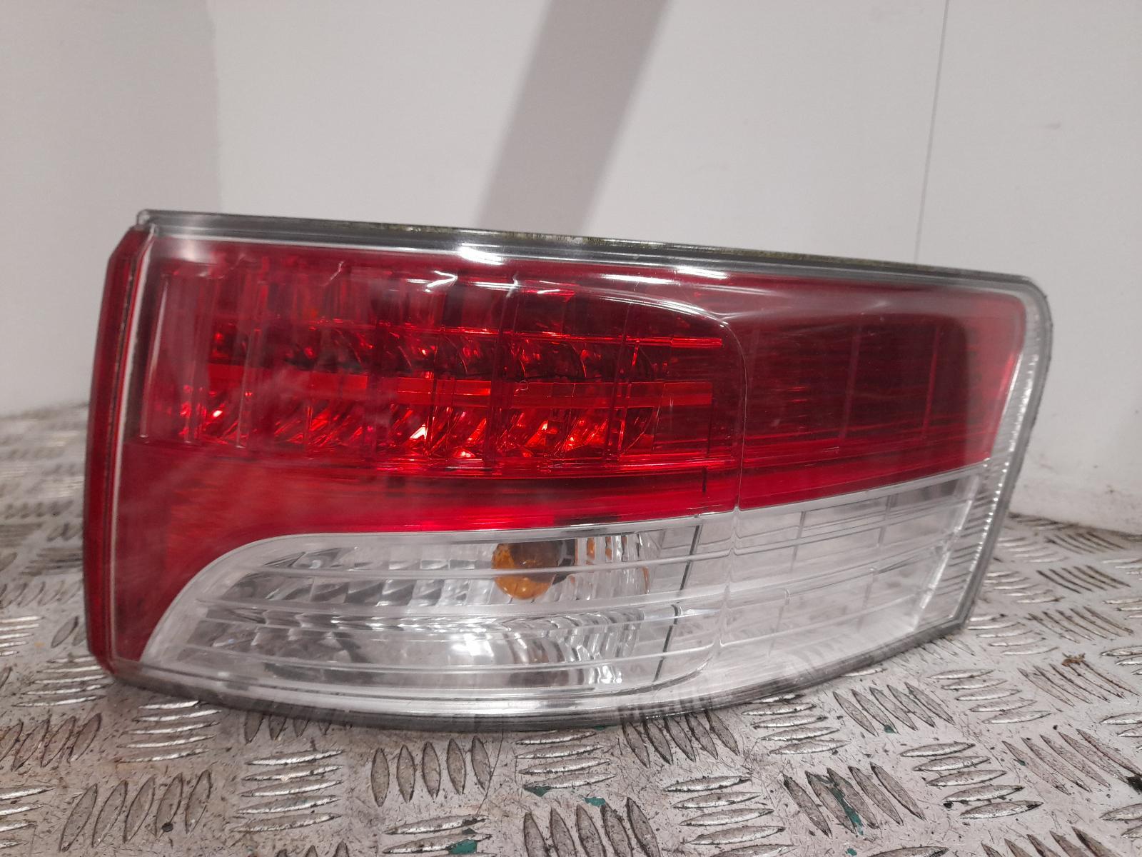 View Auto part R Taillight TOYOTA AVENSIS 2009
