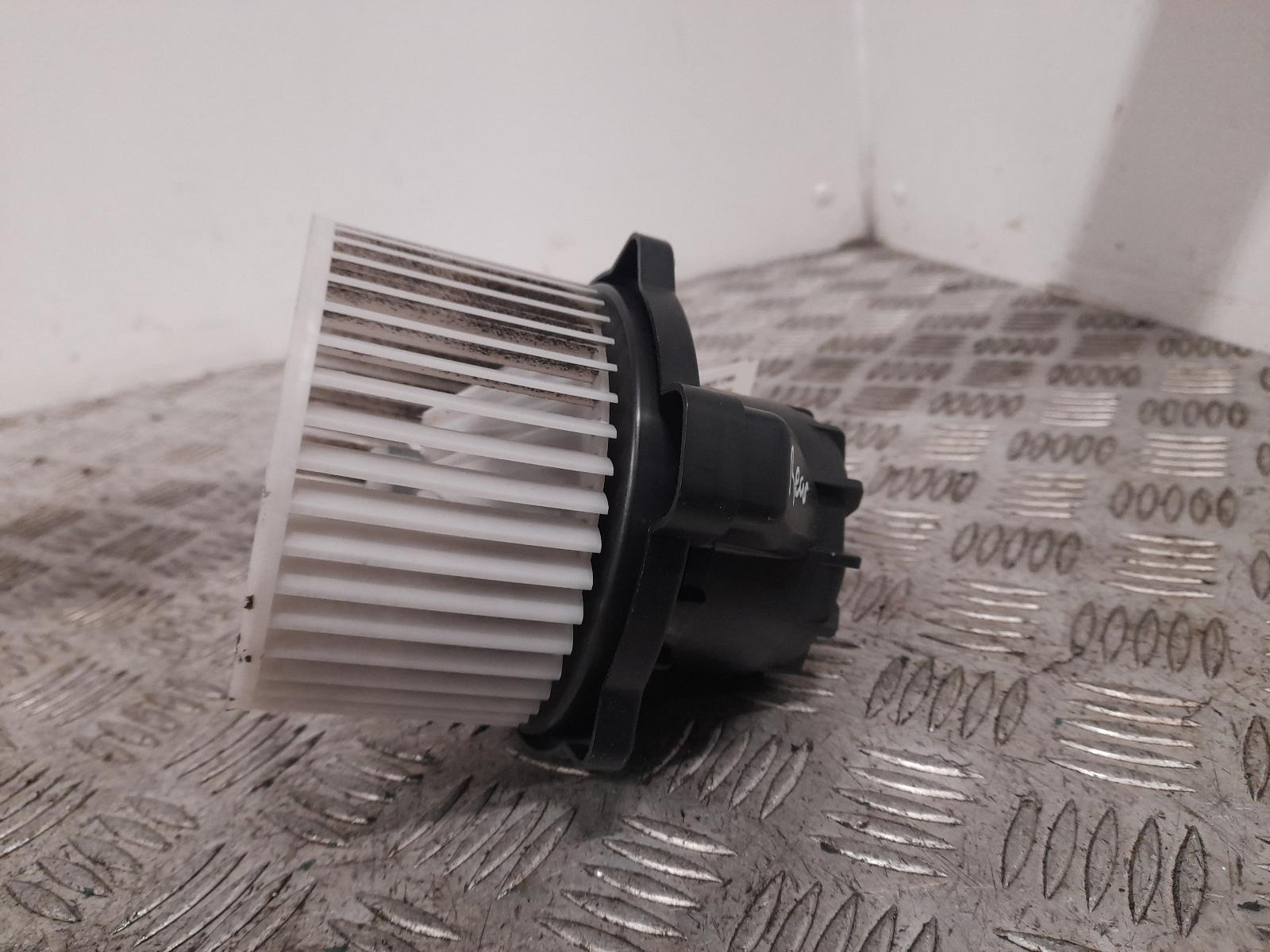 View Auto part Heater Motor/Assembly KIA SORENTO 2015
